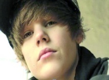 Bieber tente de passer à l'âge adulte Bieber tente de passer à l'âge adulte
