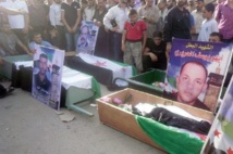 Manifestations massives et violences font le quotidien syrien Manifestations massives et violences font le quotidien syrien