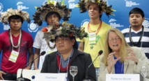 Rio+20: les plumes des Indiens remplacent celles du carnaval au sambodrome