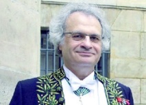 L'écrivain franco-libanais Amin Maalouf reçu à l'Académie française L'écrivain franco-libanais Amin Maalouf reçu à l'Académie française