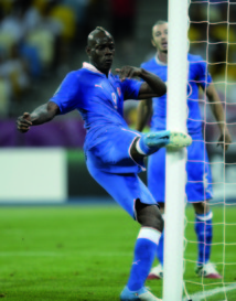 Balotelli en ballottage favorable