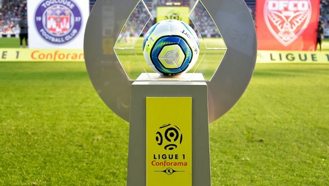 Clubs et joueurs de foot du championnat de France d'accord pour baisser les salaires