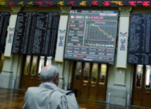 Crise dans la zone euro: L'Espagne fait chuter l'euro et les Bourses Crise dans la zone euro: L'Espagne fait chuter l'euro et les Bourses