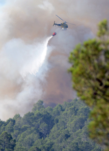 La lutte se poursuit contre les flammes: Un espoir sur le front des incendies en Espagne