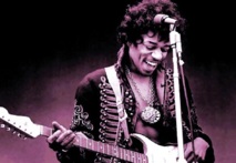 Portrait : Jimi Hendrix, The Gold Fingers