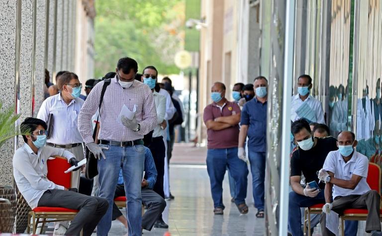 Au Qatar, l'application de traçage du coronavirus inquiète Au Qatar, l'application de traçage du coronavirus inquiète