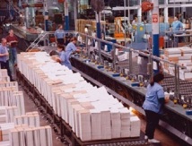 Le gouvernement veut serrer la vis pour rétablir les équilibres macroéconomiques : L'emploi, parent pauvre de la prochaine loi de Finances Le gouvernement veut serrer la vis pour rétablir les équilibres macroéconomiques : L'emploi, parent pauvre de la prochaine loi de Finances