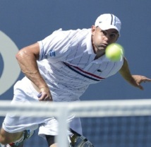 Roddick rend sa raquette Roddick rend sa raquette