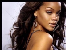 People : Rihanna People : Rihanna