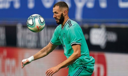 Benzema, lumineux, ouvre la voie du titre au Real Madrid