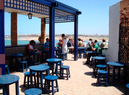 Les associations Ribat Al Fath et Rabat Salé : Mémoire s’expriment sur la restauration du Café Maure Les associations Ribat Al Fath et Rabat Salé : Mémoire s’expriment sur la restauration du Café Maure