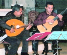 Concert acoustique au Cervantès : Le duo Tikrouine et Naji joue à Casablanca Concert acoustique au Cervantès : Le duo Tikrouine et Naji joue à Casablanca