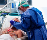 D'aucuns prônent un dépistage massif en faveur du personnel soignant D'aucuns prônent un dépistage massif en faveur du personnel soignant