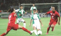 6e journée du Botola Pro Elite : l’ASFAR s’empare du fauteuil de leader : Le Raja et l’OCS séduisants à souhait et d’un football de qualité se neutralisent à Casablanca 6e journée du Botola Pro Elite : l’ASFAR s’empare du fauteuil de leader : Le Raja et l’OCS séduisants à souhait et d’un football de qualité se neutralisent à Casablanca
