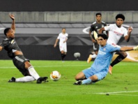 Yassine Bono étincelant contre Manchester United en Ligue Europa Yassine Bono étincelant contre Manchester United en Ligue Europa