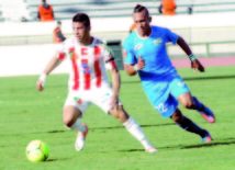 Quatre victoires pour autant de matches avancés de la 7e journée en Botola Pro: Le MAS, le WAC et le MAT pointent leur bout du nez et mettent la pression Quatre victoires pour autant de matches avancés de la 7e journée en Botola Pro: Le MAS, le WAC et le MAT pointent leur bout du nez et mettent la pression
