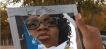 Elle pense avoir acheté un iPad mais se retrouve avec un miroir Elle pense avoir acheté un iPad mais se retrouve avec un miroir