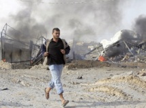 Clinton à Ramallah : Poursuite des hostilités dans la Bande de Gaza Clinton à Ramallah : Poursuite des hostilités dans la Bande de Gaza