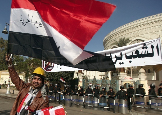 A l’approche du référendum en Egypte : Pro et anti-Morsi appellent à manifester A l’approche du référendum en Egypte : Pro et anti-Morsi appellent à manifester
