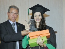 Remise des diplômes aux ingénieurs de l’EMSI : Une nouvelle promotion rejoint le marché du travail Remise des diplômes aux ingénieurs de l’EMSI : Une nouvelle promotion rejoint le marché du travail