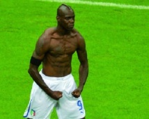 Balotelli, une épine dans le pied de Mancini Balotelli, une épine dans le pied de Mancini