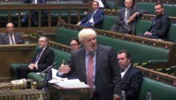 Boris Johnson échappe à une fronde dans son camp