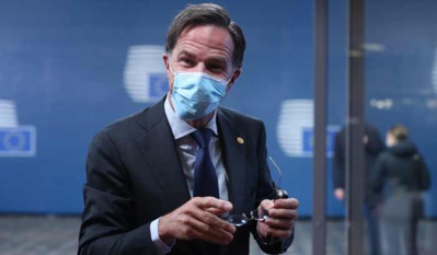 Les Néerlandais adoptent le masque