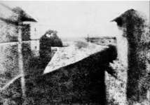 "Point de vue du Gras" du Français Nicéphore Niepce date de 1826 : Un musée allemand expose la plus ancienne photographie au monde "Point de vue du Gras" du Français Nicéphore Niepce date de 1826 : Un musée allemand expose la plus ancienne photographie au monde
