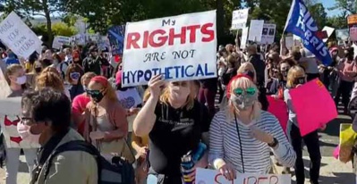 Des milliers de femmes manifestent contre Trump aux Etats-Unis Des milliers de femmes manifestent contre Trump aux Etats-Unis