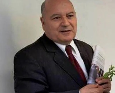 Lhoussaine Ait Bahcine décroche le Prix de mérite de la culture amazighe Lhoussaine Ait Bahcine décroche le Prix de mérite de la culture amazighe