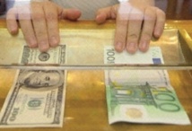 Dans l’attente des indices de la BCE et la Fed, l’euro perd du terrain face au dollar Dans l’attente des indices de la BCE et la Fed, l’euro perd du terrain face au dollar