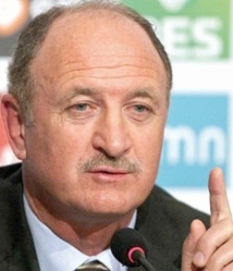 Scolari laisse la porte ouverte au rappel de Ronaldinho et Kaka Scolari laisse la porte ouverte au rappel de Ronaldinho et Kaka