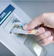 Les cartes bancaires ont de plus en plus la cote auprès des Marocains Les cartes bancaires ont de plus en plus la cote auprès des Marocains