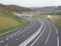 L’autoroute Berrechid-Béni Mellal ouverte à la circulation en 2014 L’autoroute Berrechid-Béni Mellal ouverte à la circulation en 2014