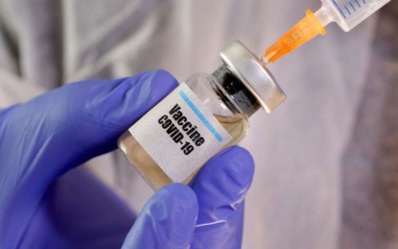 Un troisième vaccin conforte les espoirs de vaccinations massives Un troisième vaccin conforte les espoirs de vaccinations massives