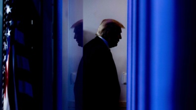 A reculons,Trump accepte la transition vers une présidence Biden
