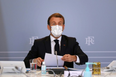 Macron allège le confinement et appelle à la responsabilité Macron allège le confinement et appelle à la responsabilité