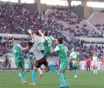 En l’absence du leader, le Raja en vadrouille, le WAC et l’ASFAR convoitent son fauteuil En l’absence du leader, le Raja en vadrouille, le WAC et l’ASFAR convoitent son fauteuil