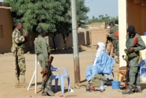 Mutinerie et attentat suicide au Mali Tessalit reprise Mutinerie et attentat suicide au Mali Tessalit reprise