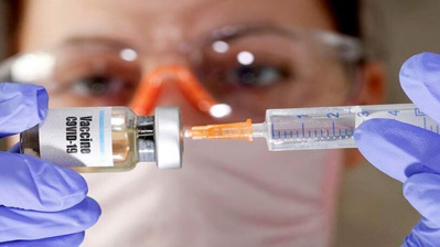Trajectoire diamétralement opposée entre les vaccins Pfizer et AstraZeneca