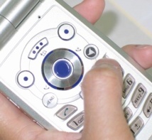 Les SMS perturbent le sommeil des jeunes Les SMS perturbent le sommeil des jeunes