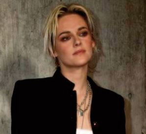 Kristen Stewart méconnaissable dans la peau de Lady Di