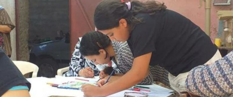Des jeunes du Nord du Maroc participent à une réunion communautaire (2020 par la Fondation du Haut Atlas). Des jeunes du Nord du Maroc participent à une réunion communautaire (2020 par la Fondation du Haut Atlas).