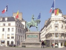 La femme marocaine immigrée honorée à Orléans La femme marocaine immigrée honorée à Orléans