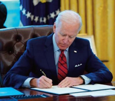 De Trump à Biden, changement de registre face à Poutine