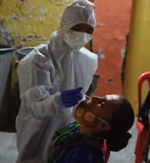 Comment expliquer le spectaculaire recul du Covid-19 en Inde ? Comment expliquer le spectaculaire recul du Covid-19 en Inde ?