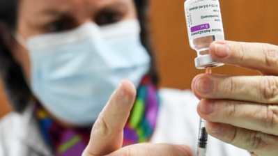 L'Afrique du Sud suspend son programme de vaccination L'Afrique du Sud suspend son programme de vaccination