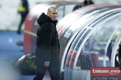 Zidane se sent soutenu au Real mais laisse planer L le doute sur son futur Zidane se sent soutenu au Real mais laisse planer L le doute sur son futur