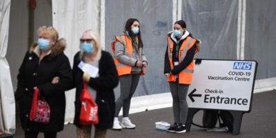 Au Royaume-Uni, l'accès au vaccin garanti aux sans-papiers Au Royaume-Uni, l'accès au vaccin garanti aux sans-papiers