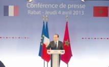 Au pas de charge, François Hollande rencontre la presse et refuse que la France s’érige en arbitre Au pas de charge, François Hollande rencontre la presse et refuse que la France s’érige en arbitre